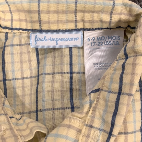 Adorable baby plaid button up 6-9 months - Picture 2 of 4